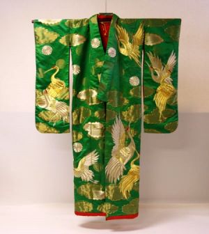 Japanese silk green kimono - myLusciousLife.com.jpg